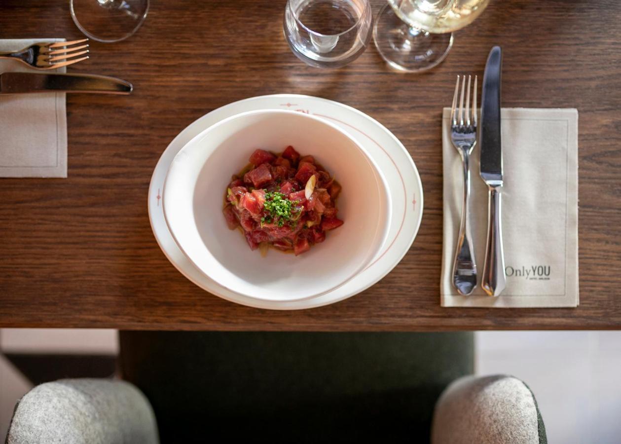 Only YOU Hotel Málaga Exterior foto A plate of duck confit at the restaurant